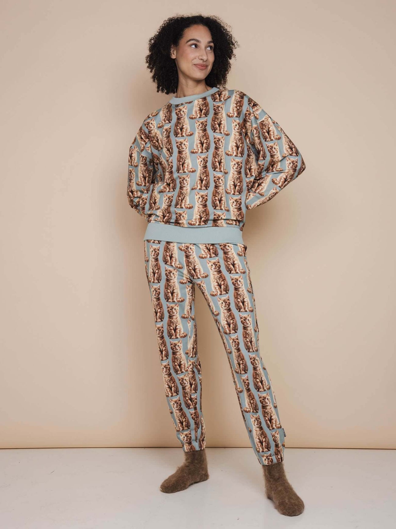 SNURK Bowie Broek Regular Unisex met kattenprint, uniseks joggingbroek voor dames en heren.