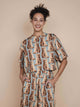 SNURK Bowie Cropped T-shirt Dames met kattenprint, ideaal voor relax- of slaapoutfit.