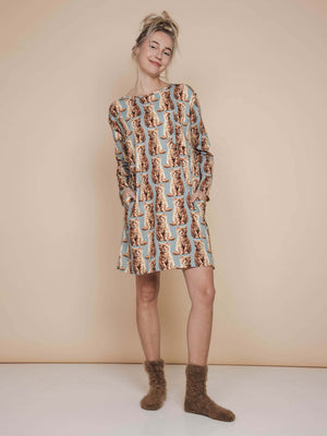 SNURK Bowie Long Sleeve Dress Dames met kattenprint, comfortabel T-shirt jurk met lange mouwen en praktische zakken.