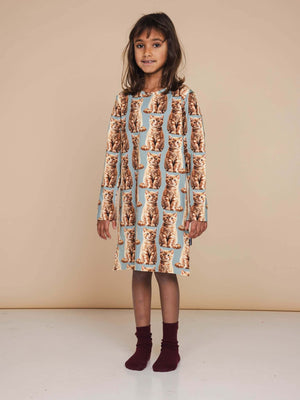 SNURK Bowie Long Sleeve Dress Kids met schattige kattenprint voor kinderen, perfect voor comfortabele pyjama-nachten.