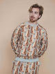 SNURK Bowie Sweater Heren met katjesprint, model met sweater en casual uitstraling.
