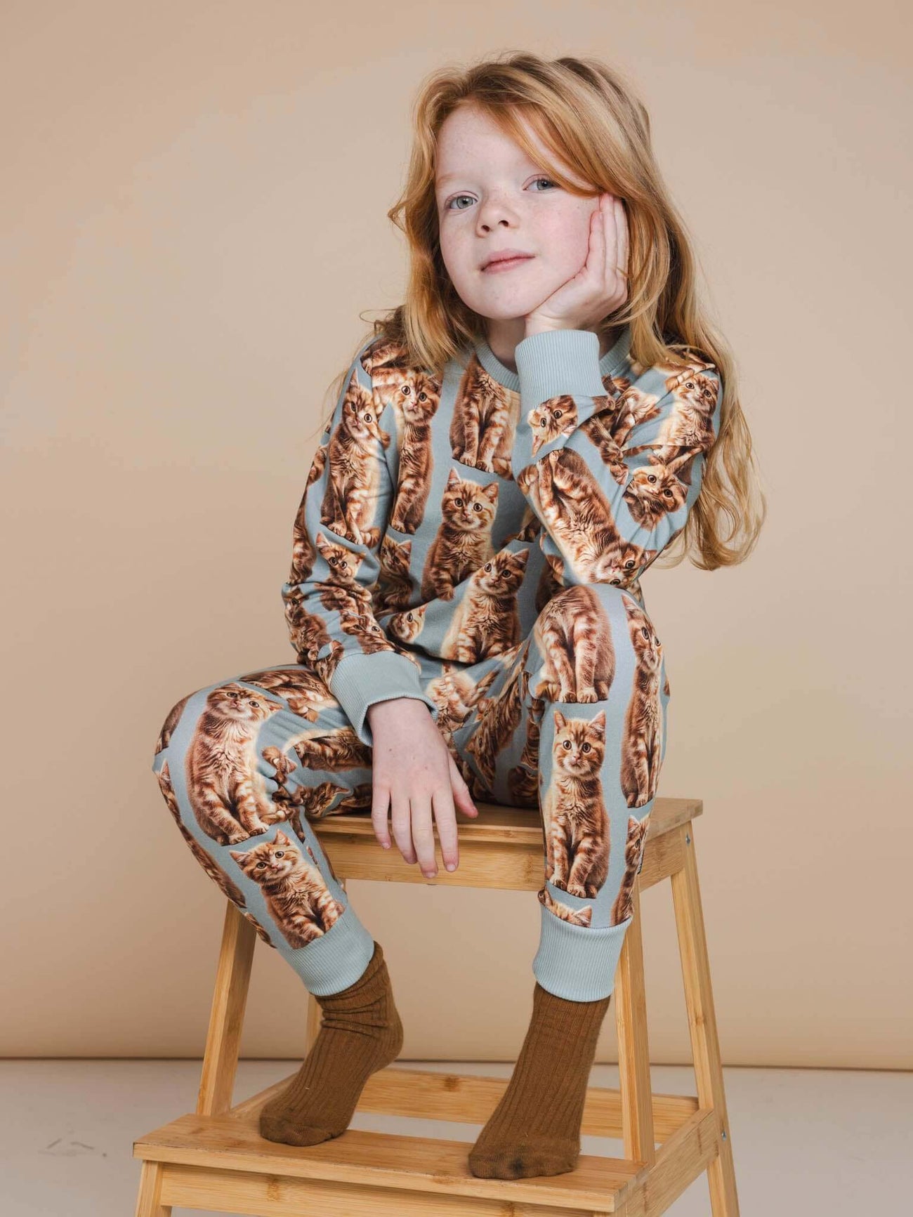 SNURK Bowie Sweater Kids in fun cat print, soft stretch cotton, relaxed fit for children.