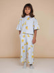 SNURK Chips Cropped T-Shirt Kids in grijs met vrolijke chips print voor kinderen, perfect voor speeltijd.