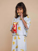 SNURK Chips Cropped T-Shirt Kids met chips en vrolijke print voor kinderen, perfect voor speel- en bedtijd.