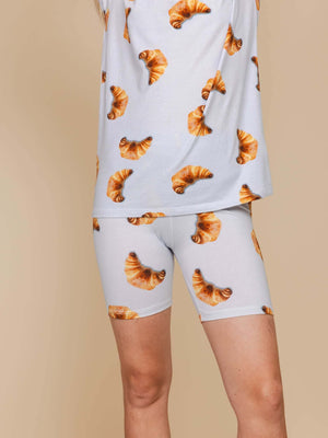 SNURK Croissants Bikershorts Dames met croissantjesprint, perfect voor comfort en stijl.