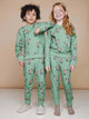 Kinderen in SNURK Donkeys Broek Kids en matching trui, schattig groen met ezels print.
