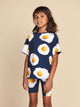 SNURK Eggs Navy T-shirt Kids met spiegeleitjes, perfect voor kinderen, gemaakt van zachte biologische katoen.