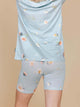 SNURK Hopeless Romantic Bikershorts Women met romantische bloemenprint op een vrouwelijke model.