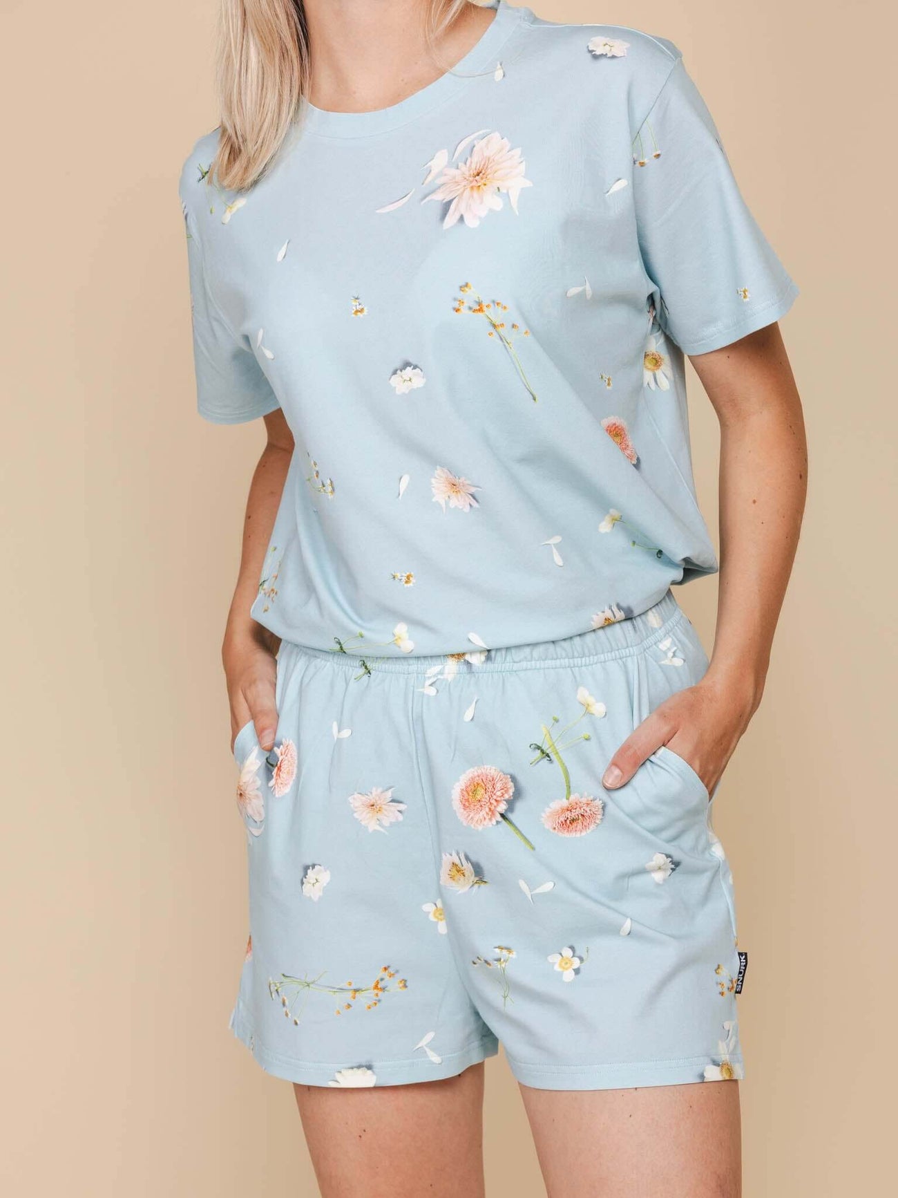 SNURK Hopeless Romantic Shorts Dames met romantische bloemenprint in luchtige bio-katoen stof