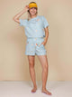 SNURK Hopeless Romantic Shorts Dames model in luchtige bloemenprint met comfortabele pasvorm.