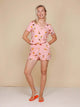 SNURK Ice Cream Cones Shorts Dames in vrolijke outfit met ijsjesprint, ideaal om in te loungen of slapen.