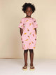 SNURK Ice Cream Cones T-shirt Dress Kids in roze met Italiaanse ijsjes, perfect voor vrolijke kindermode.