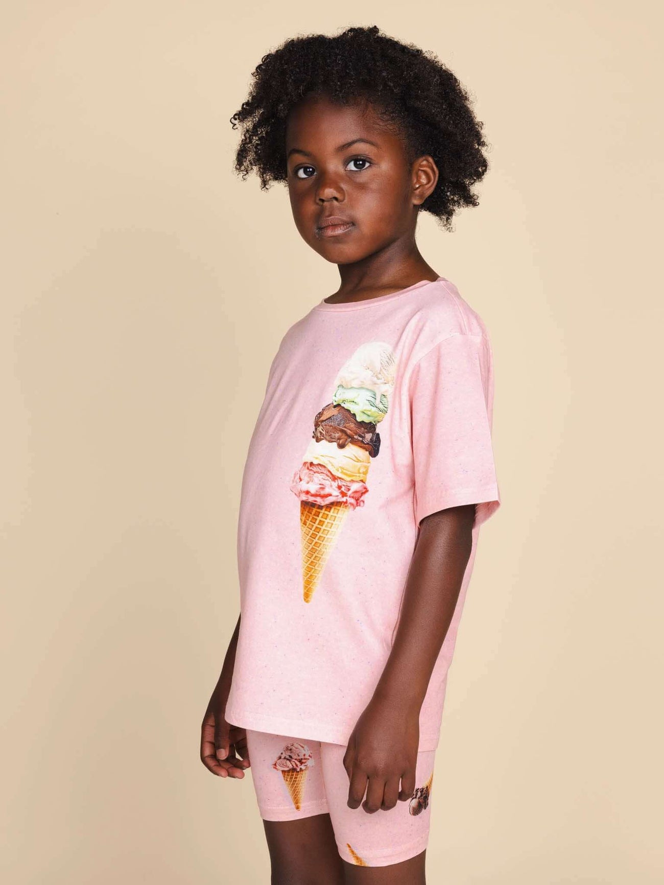 SNURK Ice Cream Cones T-shirt Kids met een vrolijke ijsjesafbeelding voor kinderen.