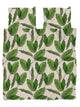 SNURK Leaf Me dekbedovertrek met groene bladerenprint voor een tropische uitstraling.