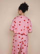 SNURK Lollipop Love Cropped T-shirt Dames in pink met hartjeslollies, perfect voor een relaxoutfit.