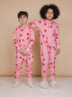 SNURK Lollipop Love Onesie Kids in roze met hartjesprint, perfect om te slapen en te spelen.