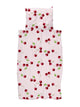 SNURK Mon Cherry dekbedovertrek met roze ondergrond en kersjes in verschillende posities.