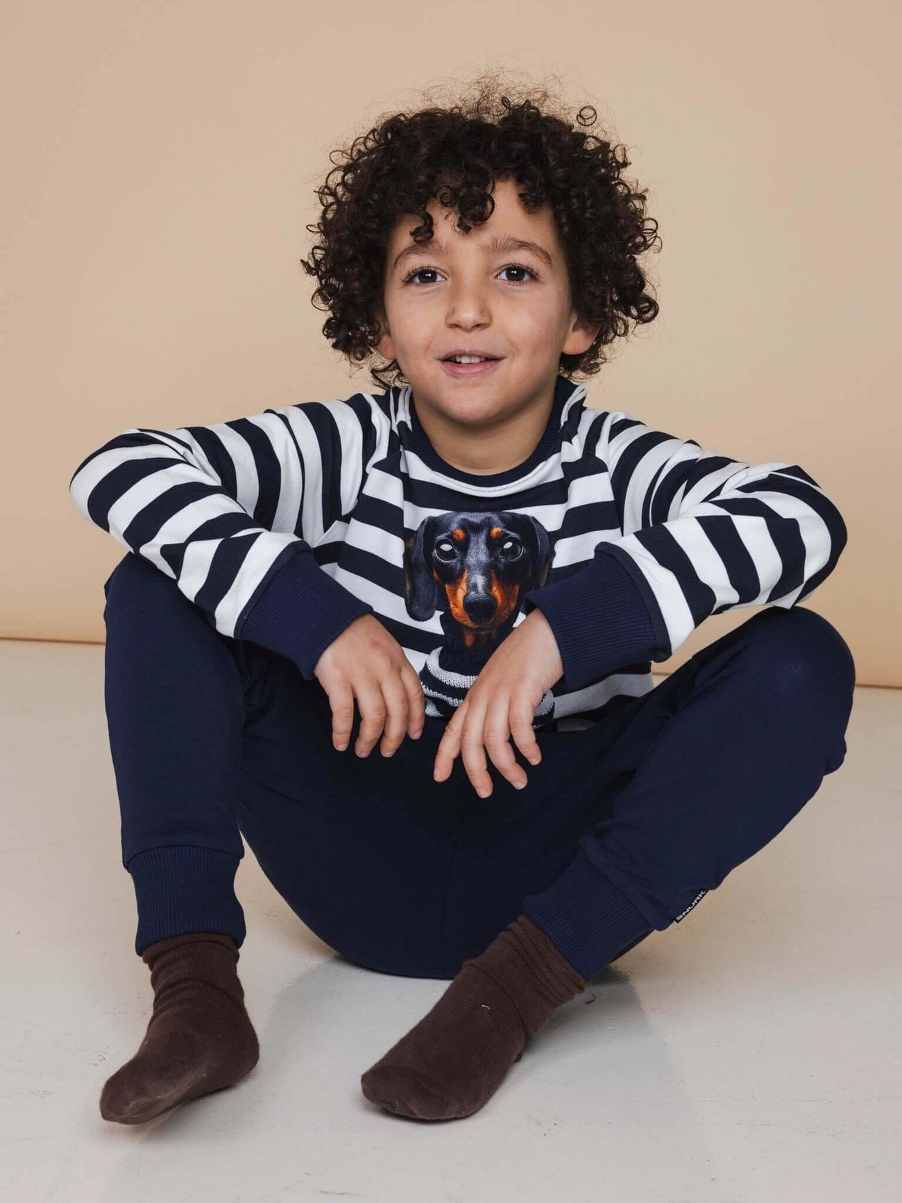 SNURK Navy Broek Kids, donkerblauwe joggingbroek voor kinderen, zacht en comfortabel, perfect voor spelen of slapen.