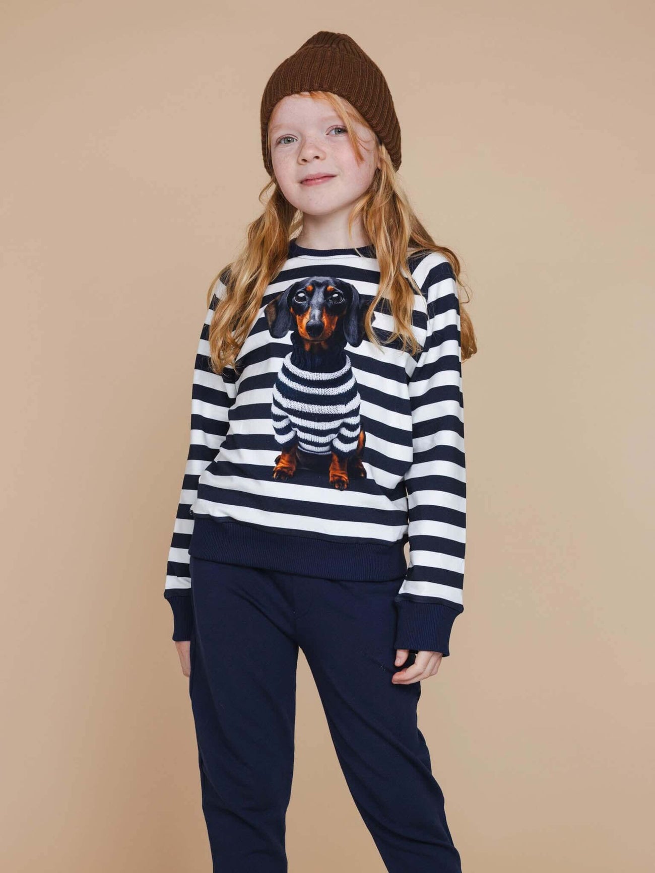 SNURK Navy Broek Kids met gestreepte trui en hond, perfect voor speel- en slaapmomenten.