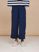 SNURK Navy Wijde broek Kids voor kinderen, donkerblauw, met wijde pijpen en zachte jersey katoen.