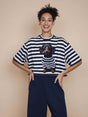 SNURK Pierre Cropped T-shirt Dames met teckel in gestreepte print, casual mode voor ontspannen outfits.