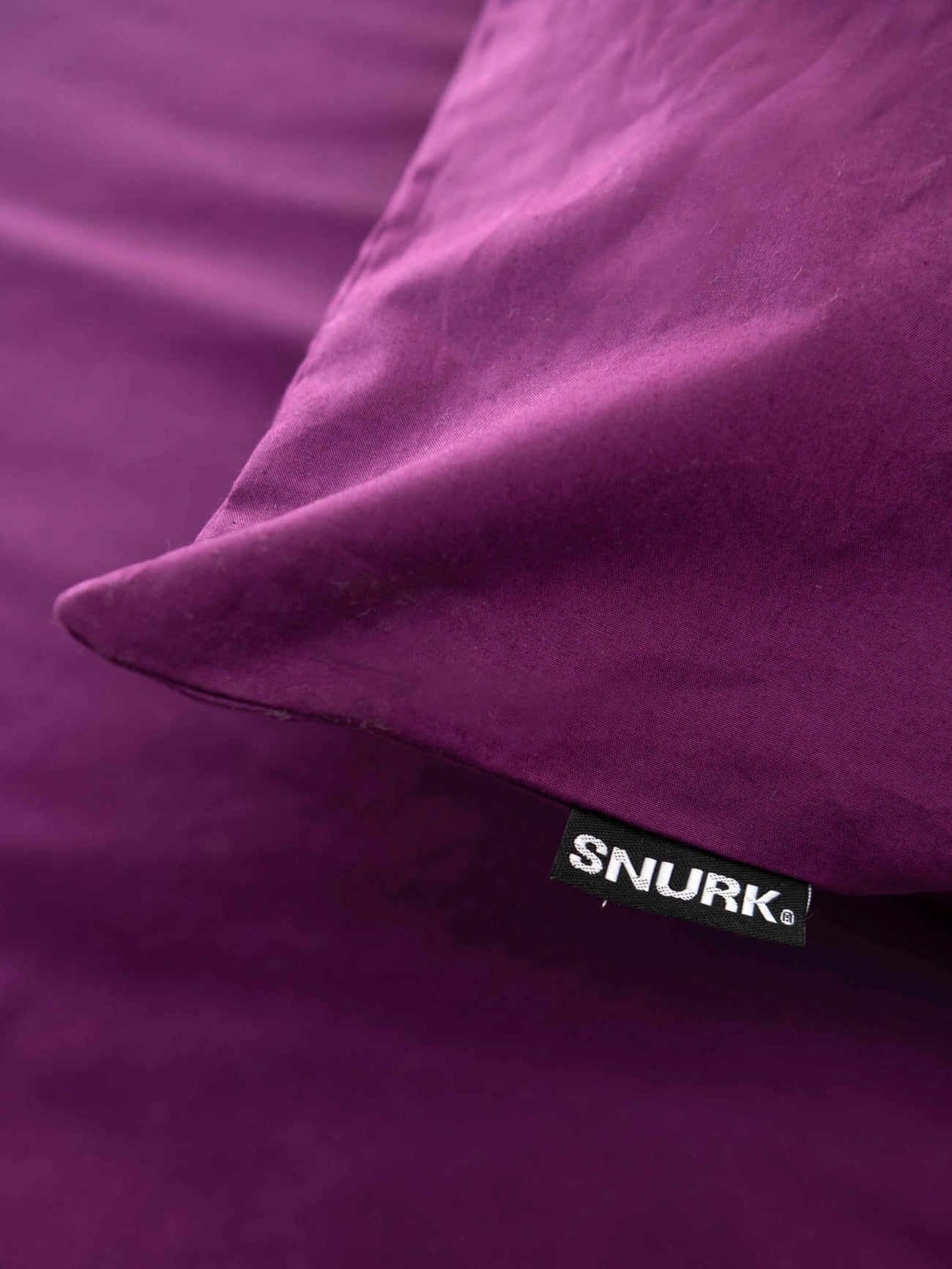 SNURK Plum Purple dekbedovertrek met Oeko-Tex label en zachte, ademende stof.